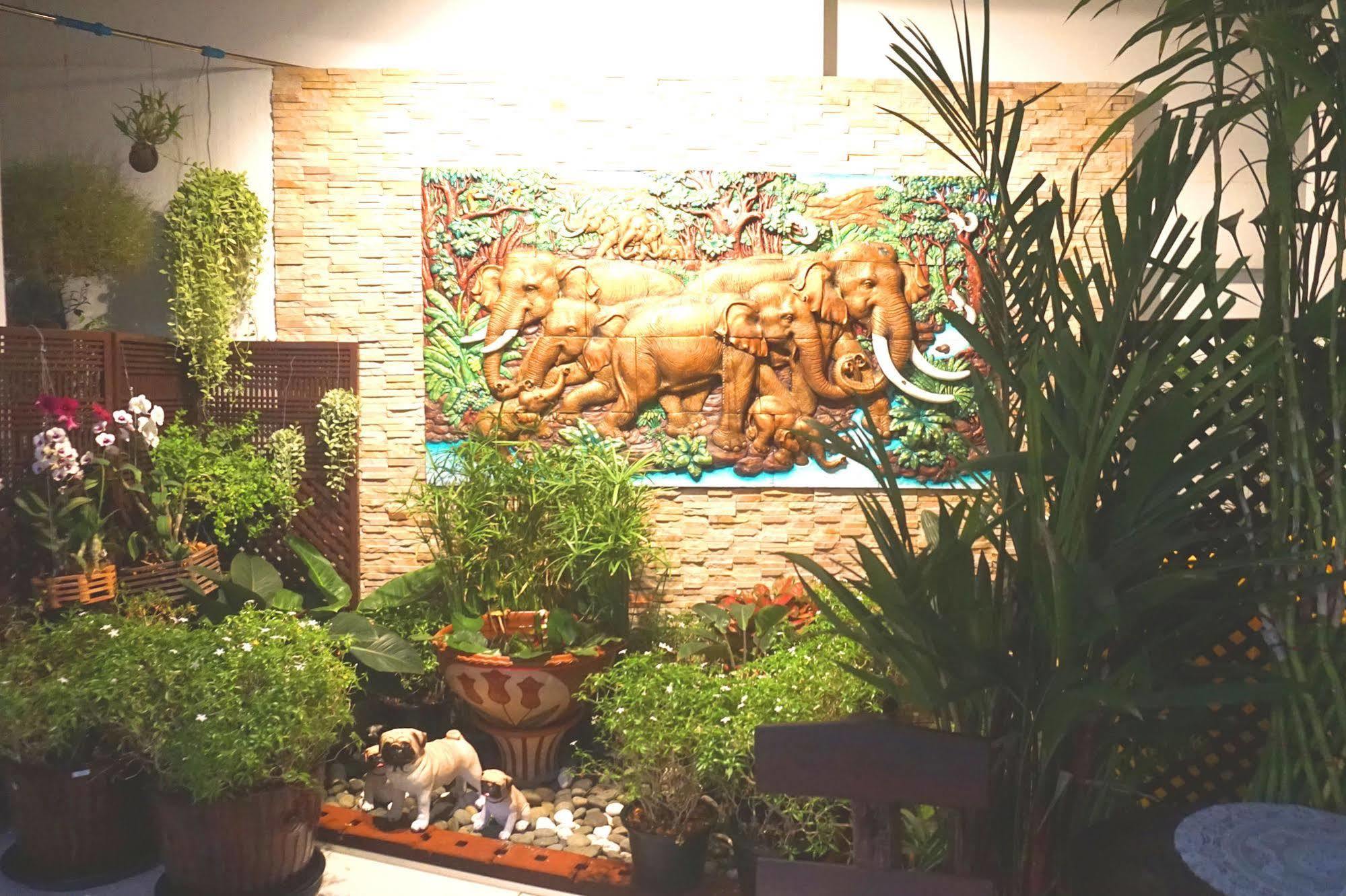 Aya Place Pattaya Exterior photo